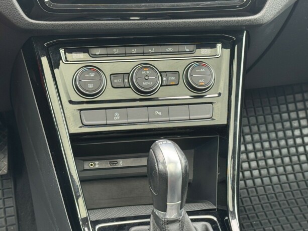 volkswagen-touran-bensin-2017-big-10