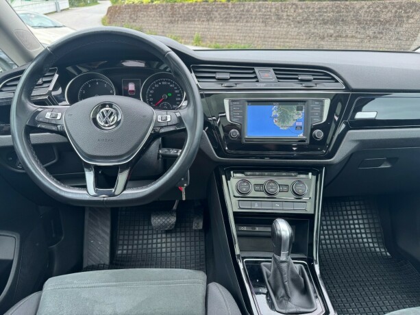 volkswagen-touran-bensin-2017-big-7