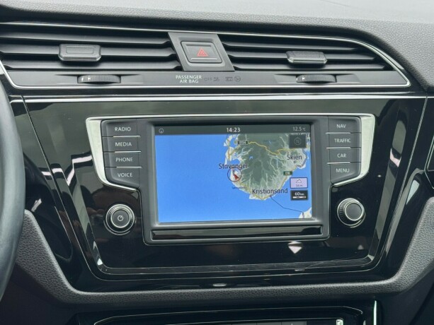 volkswagen-touran-bensin-2017-big-8