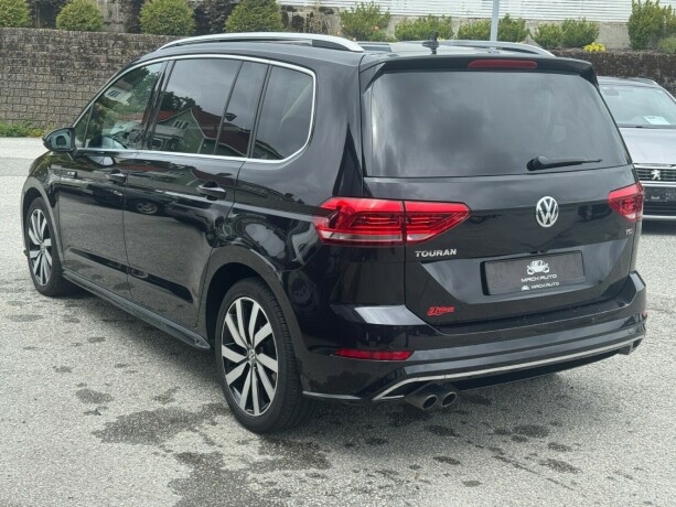 volkswagen-touran-bensin-2017-big-5