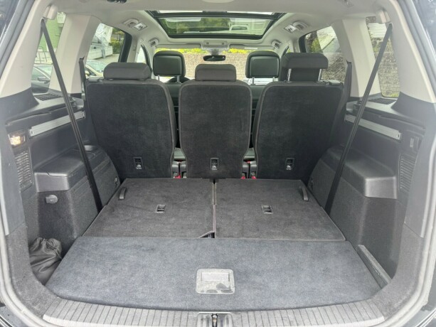 volkswagen-touran-bensin-2017-big-21