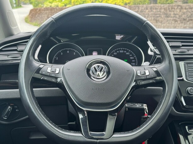 volkswagen-touran-bensin-2017-big-14