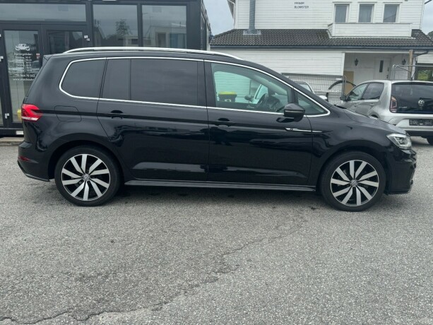 volkswagen-touran-bensin-2017-big-3