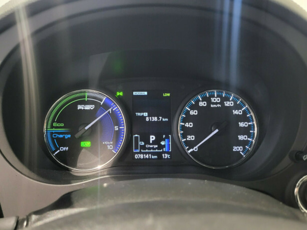 mitsubishi-outlander-elektrisitetbensin-2019-big-15