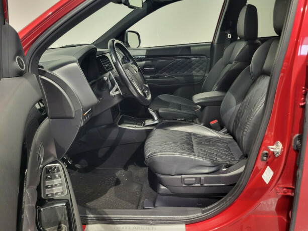 mitsubishi-outlander-elektrisitetbensin-2019-big-12