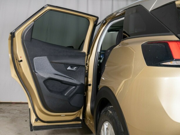 peugeot-3008-bensin-2017-big-21