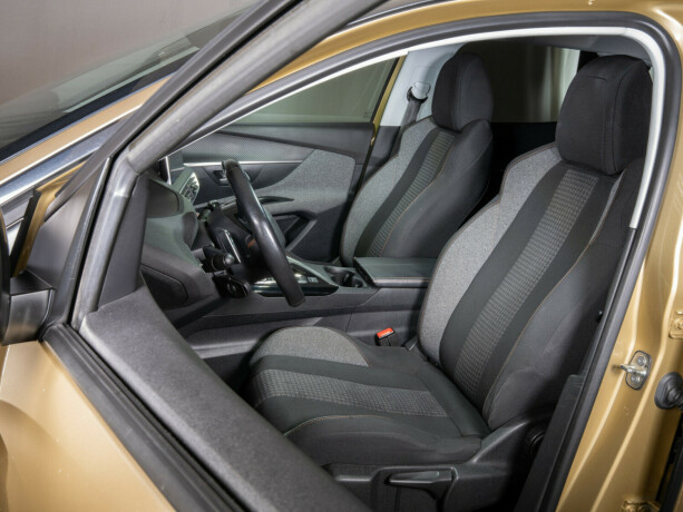 peugeot-3008-bensin-2017-big-46