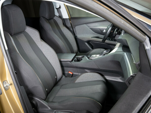 peugeot-3008-bensin-2017-big-51