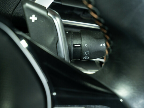 peugeot-3008-bensin-2017-big-36