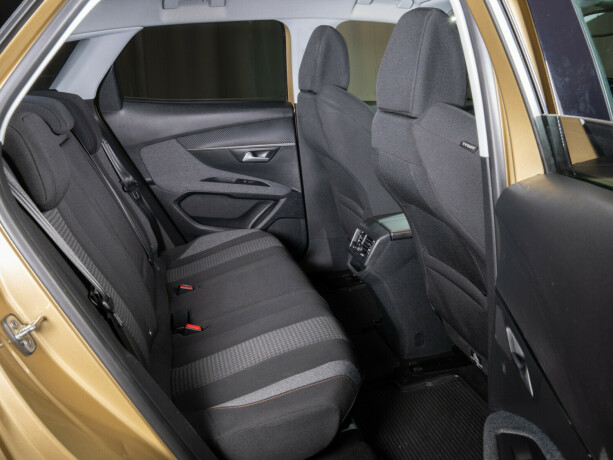 peugeot-3008-bensin-2017-big-52
