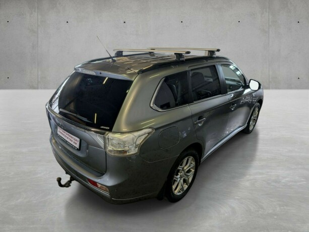 mitsubishi-outlander-elektrisitetbensin-2014-big-7