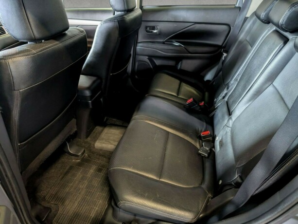 mitsubishi-outlander-elektrisitetbensin-2014-big-21
