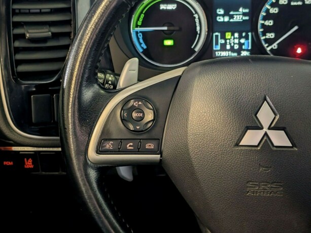 mitsubishi-outlander-elektrisitetbensin-2014-big-24