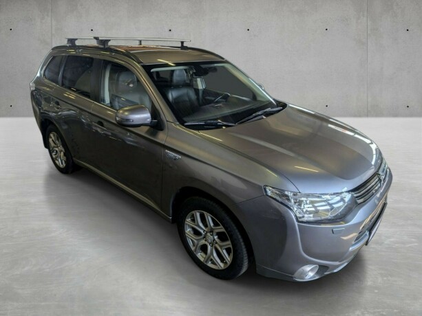 mitsubishi-outlander-elektrisitetbensin-2014-big-5