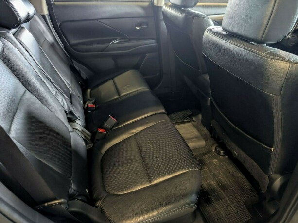 mitsubishi-outlander-elektrisitetbensin-2014-big-23