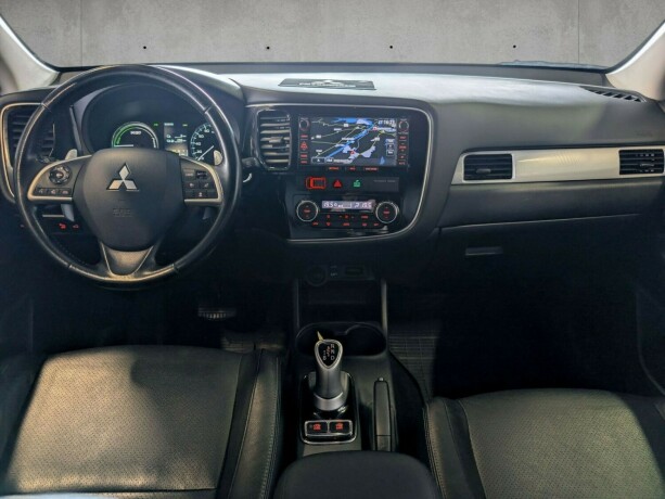mitsubishi-outlander-elektrisitetbensin-2014-big-13