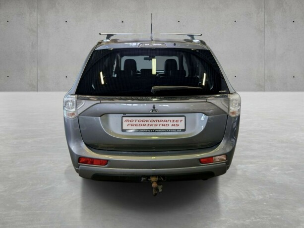 mitsubishi-outlander-elektrisitetbensin-2014-big-10