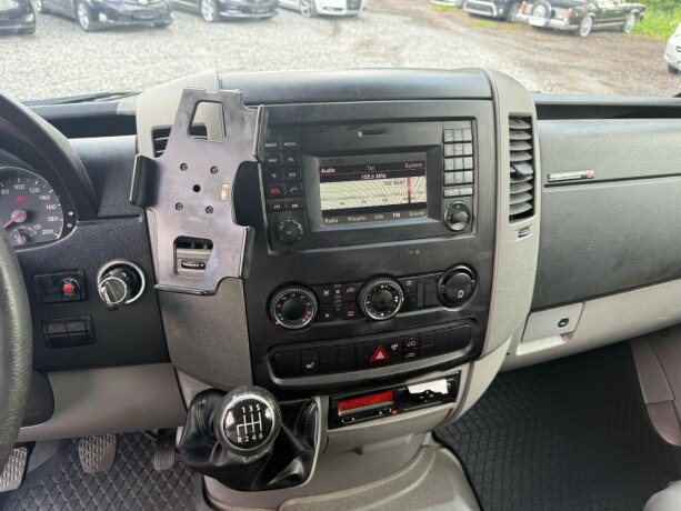 volkswagen-crafter-diesel-2015-big-16