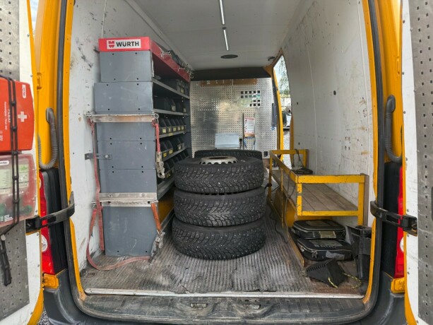 volkswagen-crafter-diesel-2015-big-20