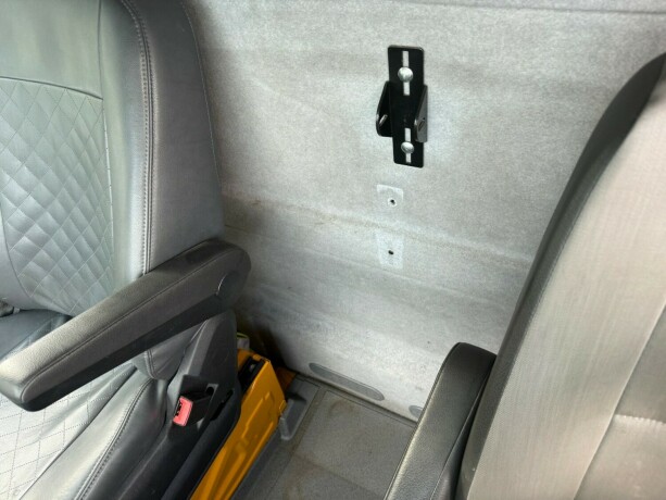 volkswagen-crafter-diesel-2015-big-17