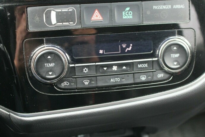 mitsubishi-outlander-elektrisitetbensin-2014-big-21