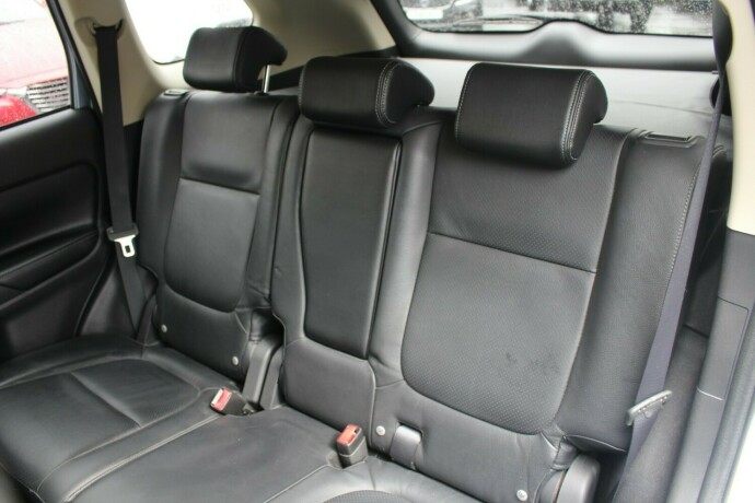 mitsubishi-outlander-elektrisitetbensin-2014-big-9