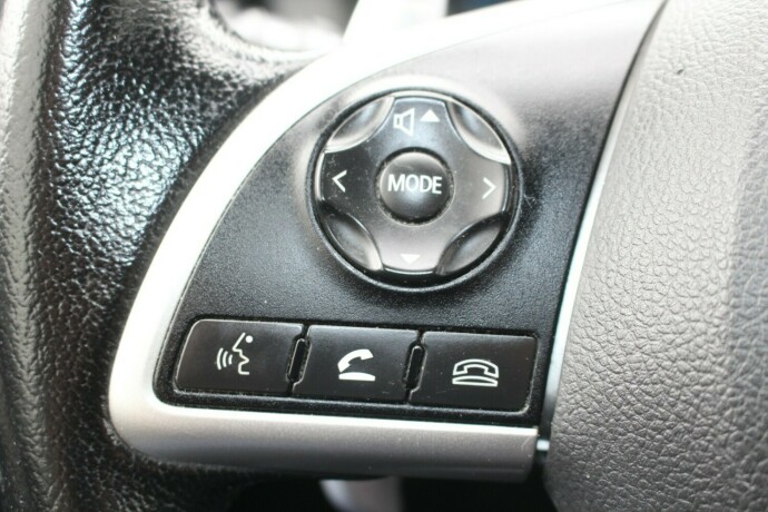 mitsubishi-outlander-elektrisitetbensin-2014-big-16