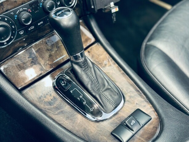 mercedes-benz-clk-bensin-2008-big-19
