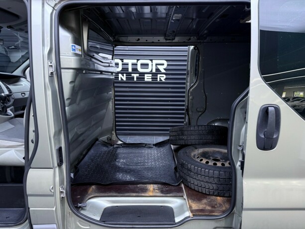 opel-vivaro-diesel-2013-big-19