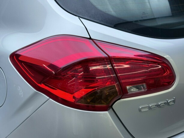 kia-cee039d-bensin-2012-big-6