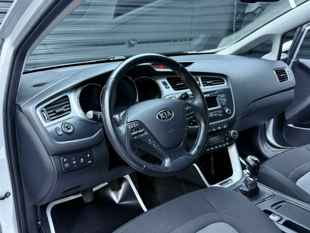 kia-cee039d-bensin-2012-big-10