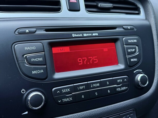 kia-cee039d-bensin-2012-big-18