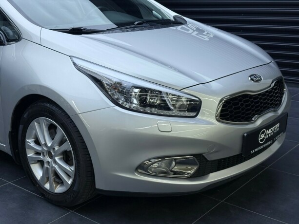 kia-cee039d-bensin-2012-big-2