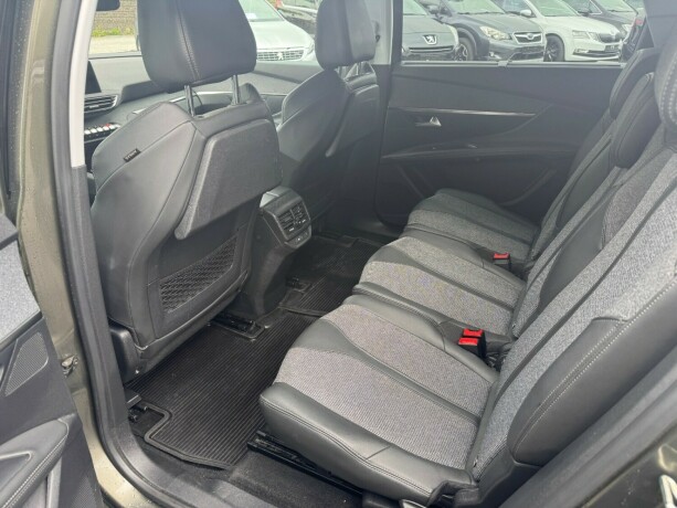 peugeot-5008-diesel-2020-big-15