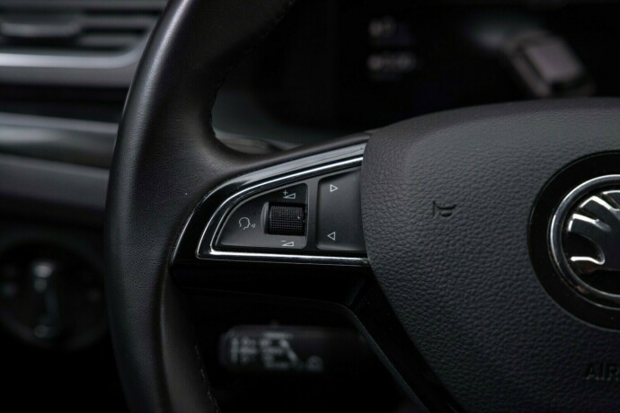 skoda-superb-diesel-2019-big-14