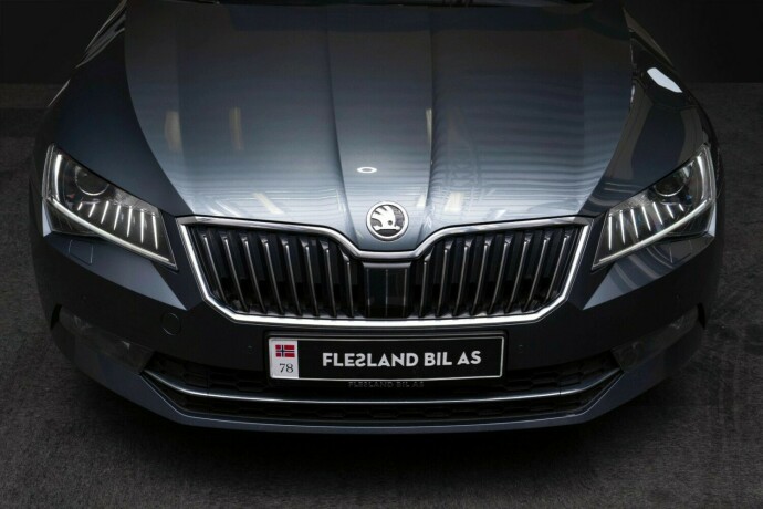 skoda-superb-diesel-2019-big-4