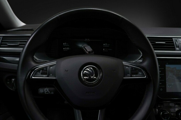 skoda-superb-diesel-2019-big-13