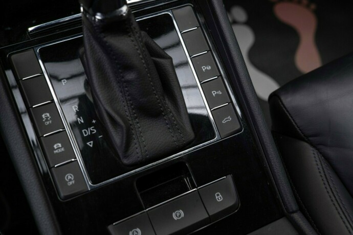 skoda-superb-diesel-2019-big-20