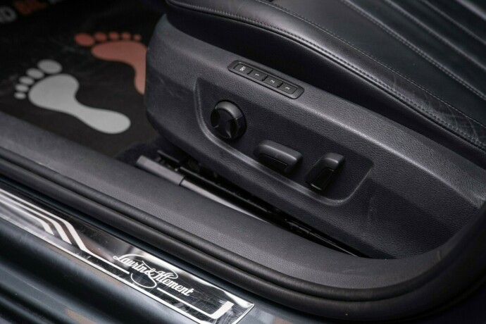 skoda-superb-diesel-2019-big-28