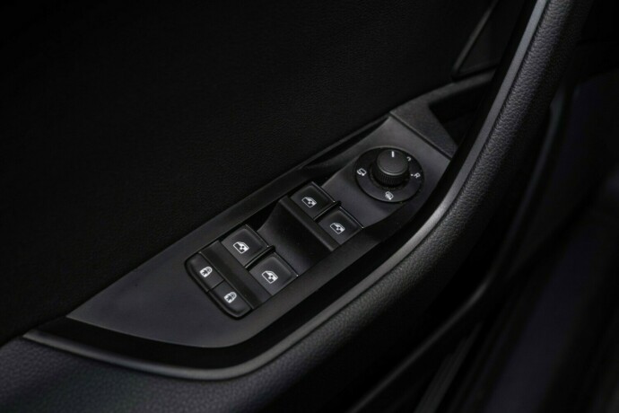 skoda-superb-diesel-2019-big-25