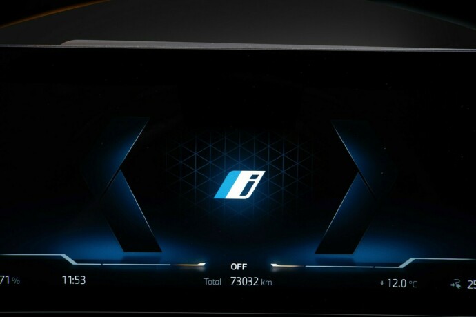 bmw-i4-m50-elektrisitet-2022-big-15