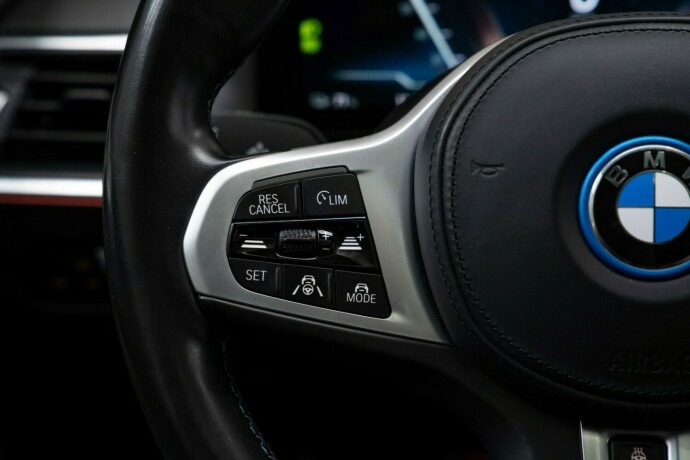 bmw-i4-m50-elektrisitet-2022-big-17