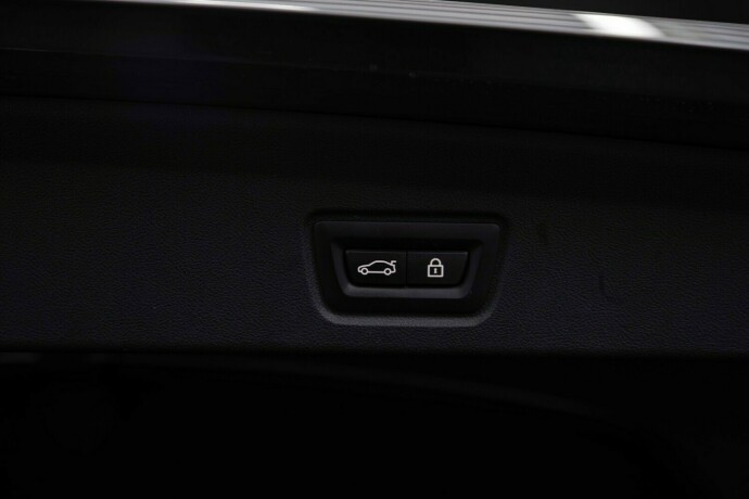 bmw-i4-m50-elektrisitet-2022-big-47