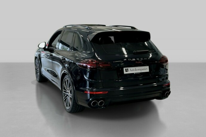 porsche-cayenne-bensin-2015-big-3