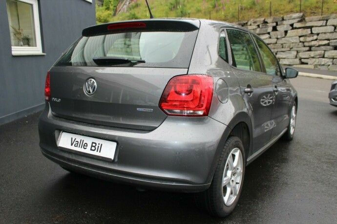 volkswagen-polo-bensin-2014-big-3
