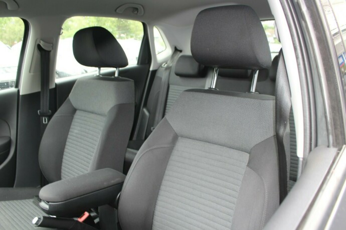 volkswagen-polo-bensin-2014-big-5