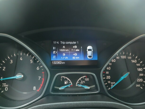 ford-focus-bensin-2018-big-18