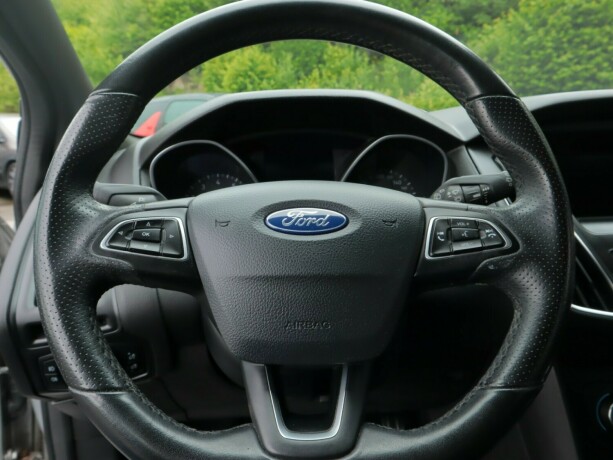 ford-focus-bensin-2018-big-9