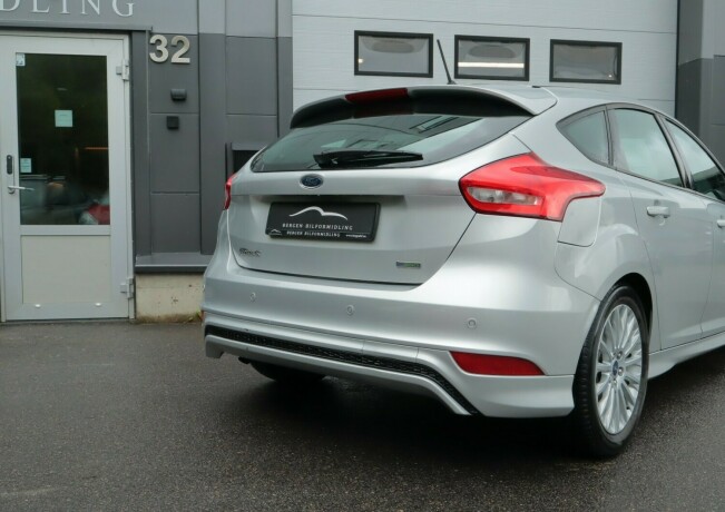 ford-focus-bensin-2018-big-3
