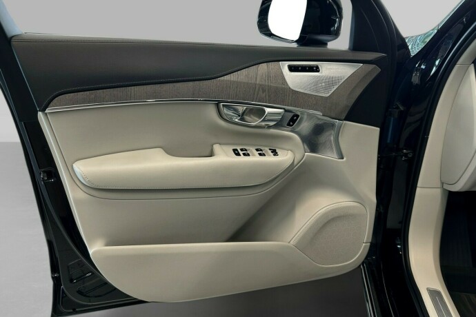volvo-xc-90-plug-in-petrol-2022-big-8